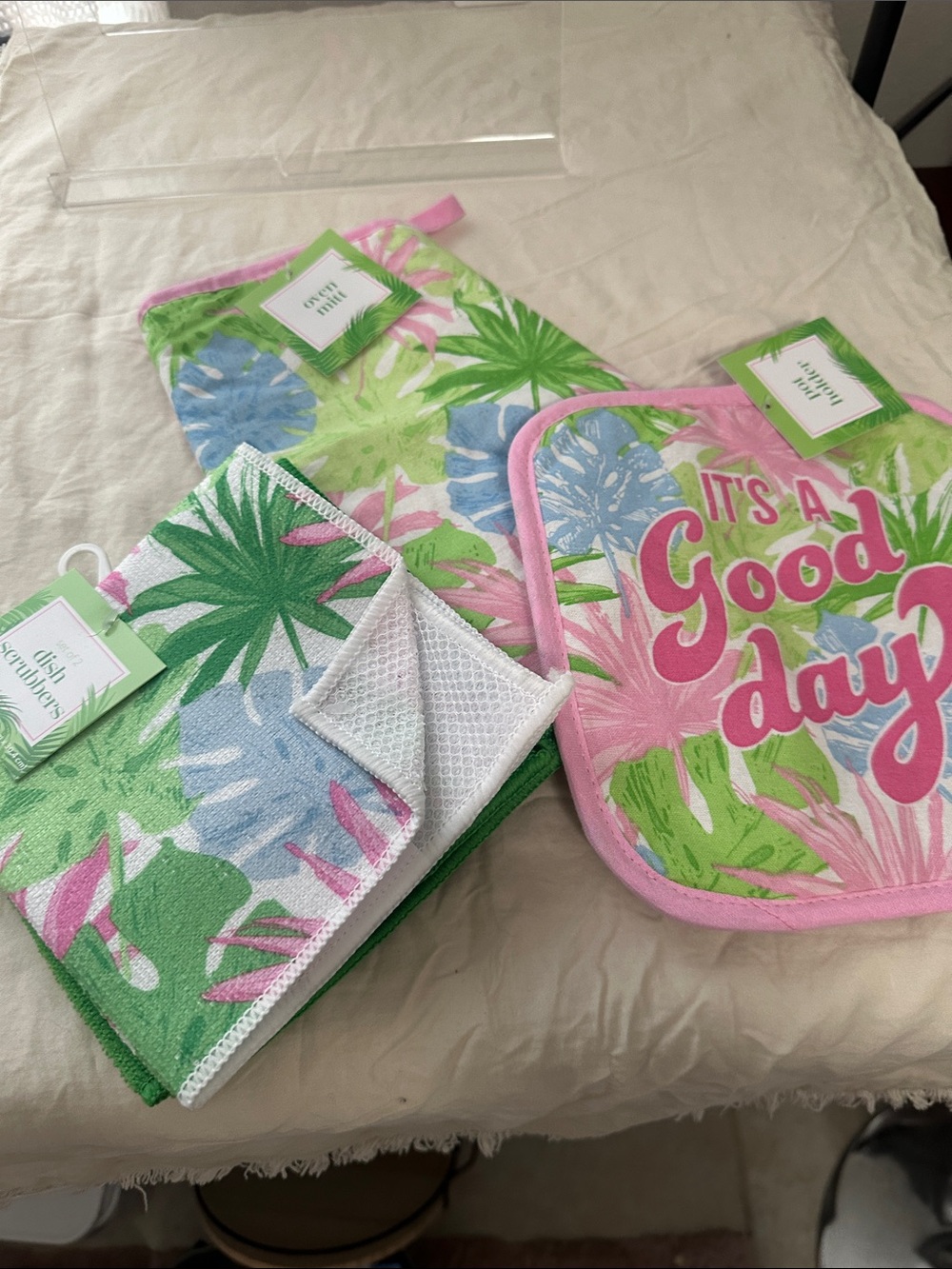 Floral 'It's a Good Day' Kitchen Set - Pink & Green NWT